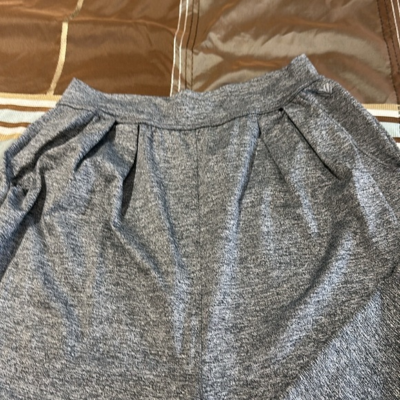 FOREVER 21 - Picture 2 of 3